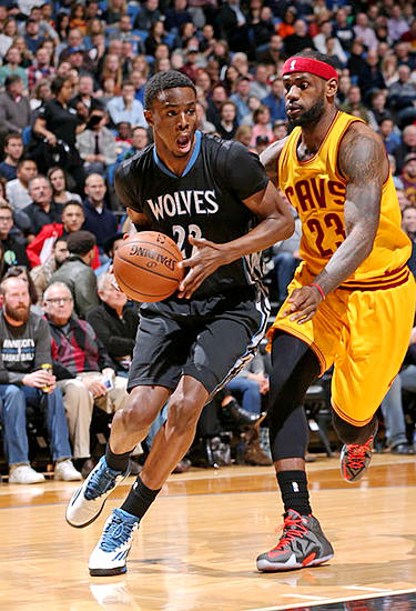 以英雄与载 以英雄与载